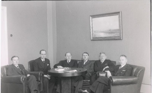 põhiseaduse koostamise erikomisjoni liikmed kabinetis